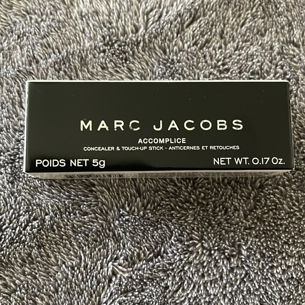 Marc Jacobs Tan 49 Accomplice Concealer Stick - Picture 4 of 7
